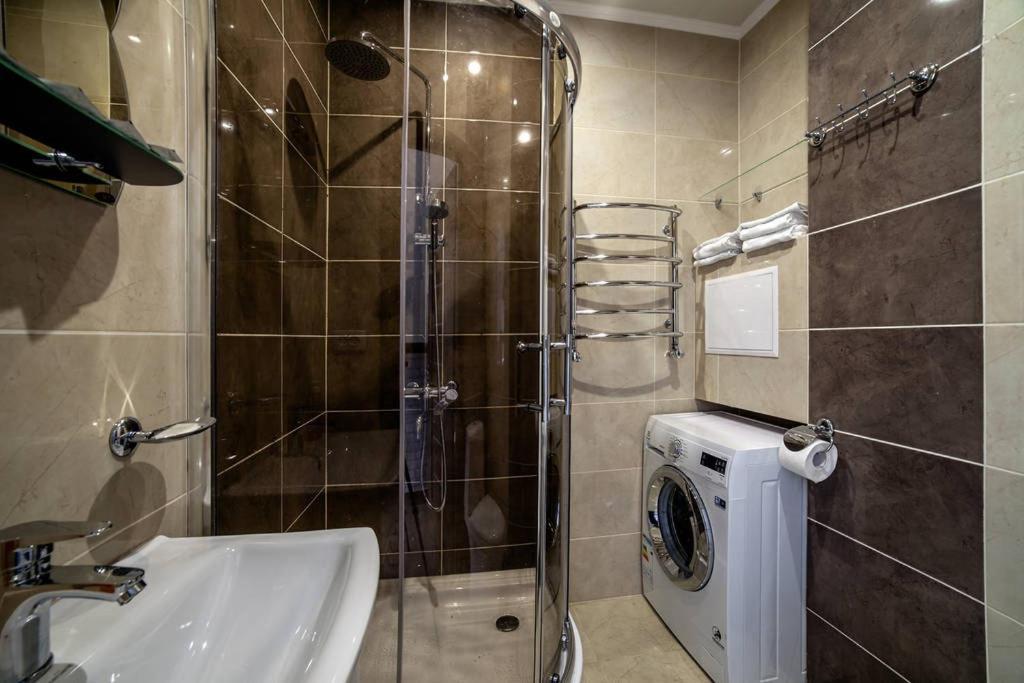 Romantic Apartments - Центр Львова , З Видом На Місто Buitenkant foto