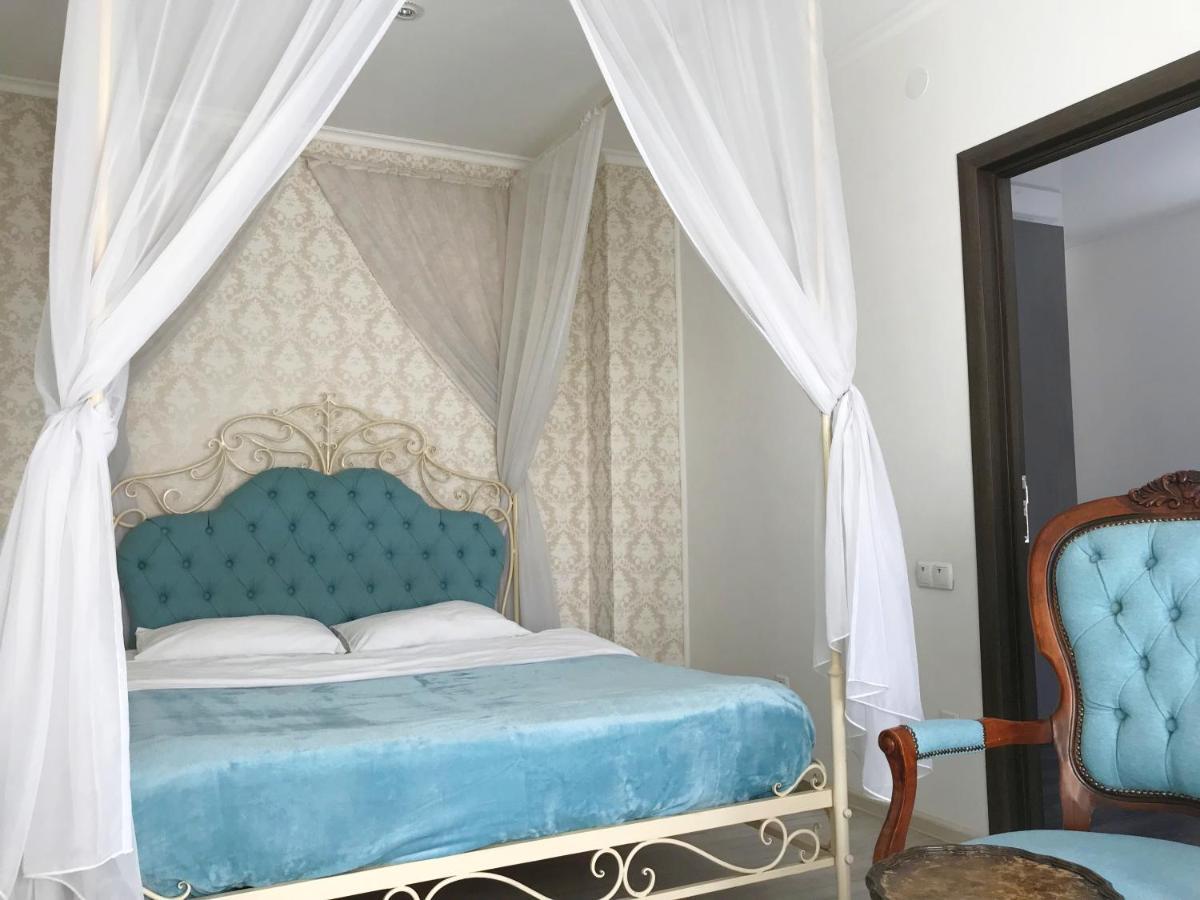 Romantic Apartments - Центр Львова , З Видом На Місто Buitenkant foto