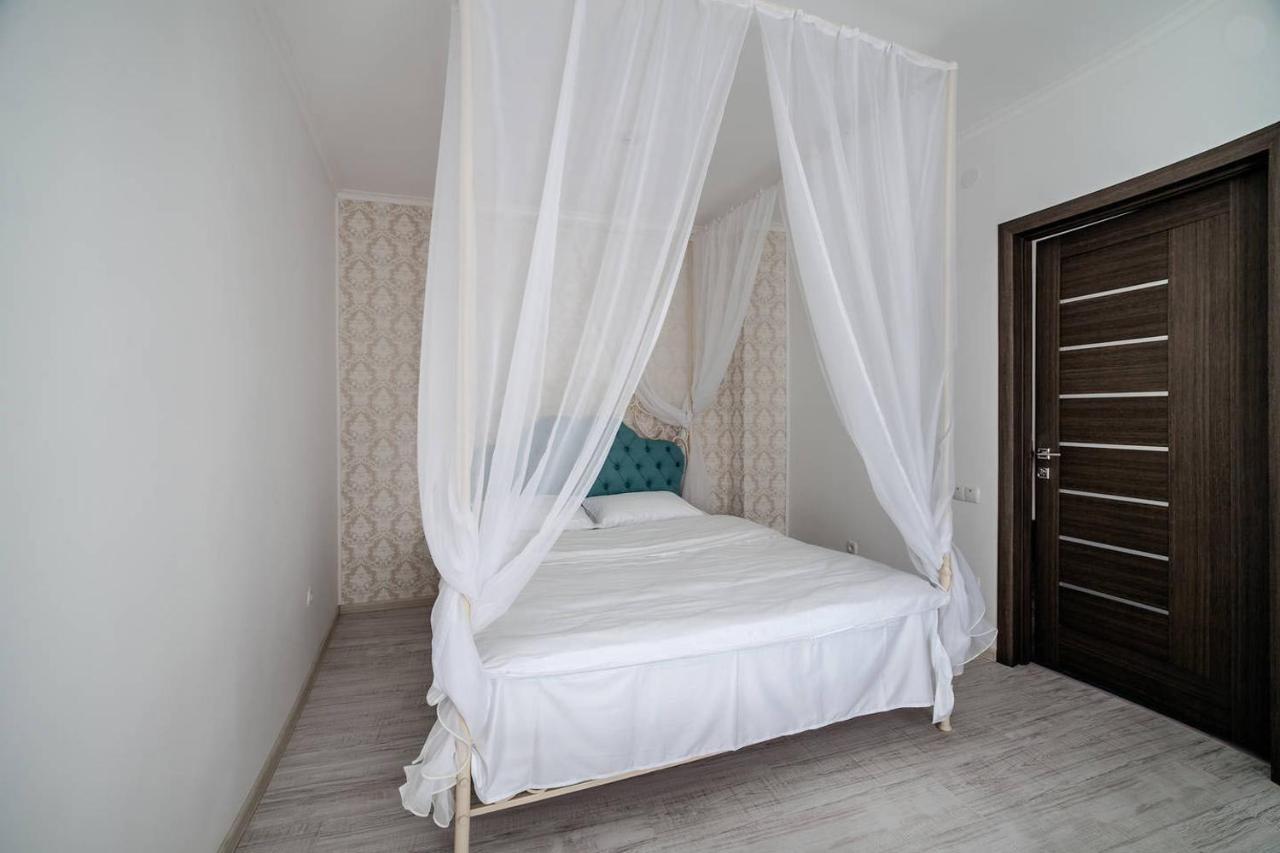 Romantic Apartments - Центр Львова , З Видом На Місто Buitenkant foto